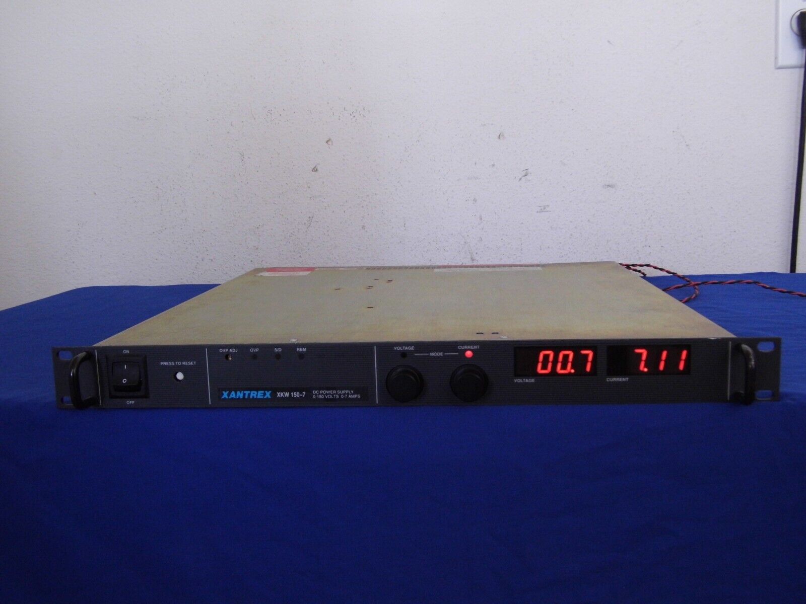 Xantrex XKW150-7 w/ GBIP 150Vdc 7Amps DC Power Supply (DCS150-7) Xantrex XKW150-7 w/ GBIP 150Vdc 7Amps DC Power Supply (DCS150-7)